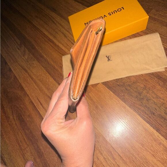 Louis Vuitton Monogram Wallet - Picture 15 of 15